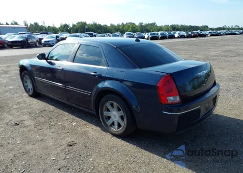 2005 Chrysler 300 Touring z USA, uszkodzony, nr VIN 2C3JA53G75H592639
